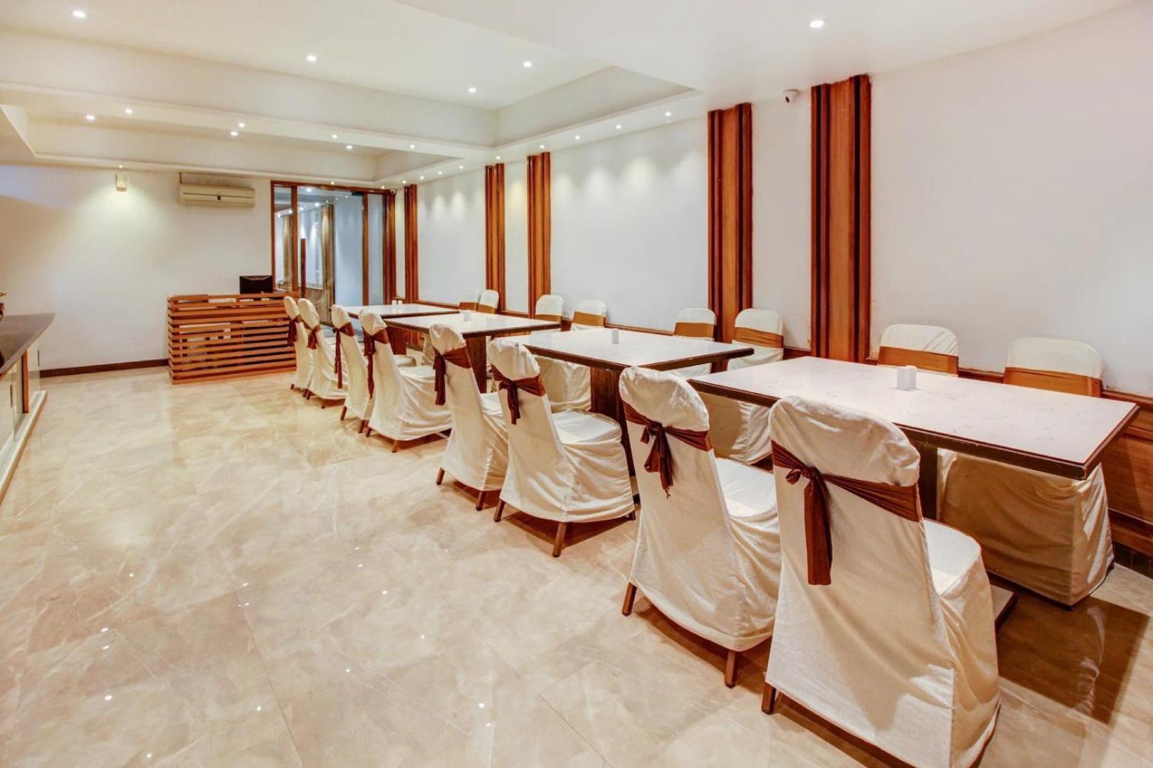 Hotel Evershine Rajkot Eksteriør billede