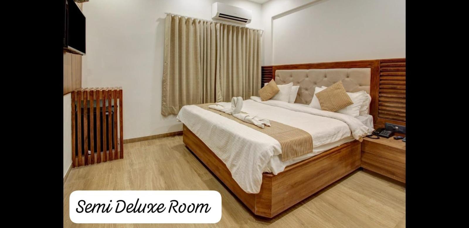 Hotel Evershine Rajkot Eksteriør billede