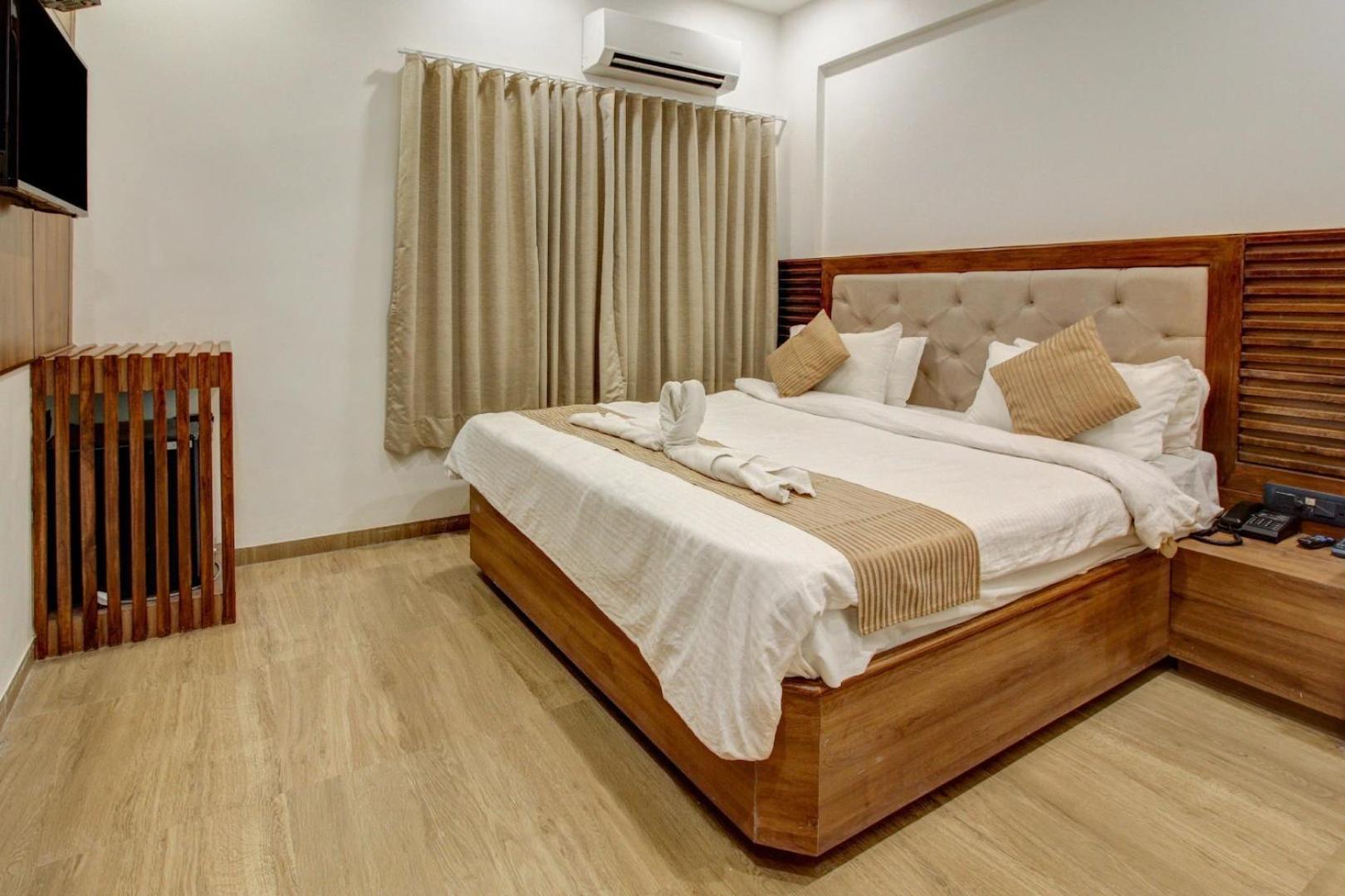 Hotel Evershine Rajkot Eksteriør billede