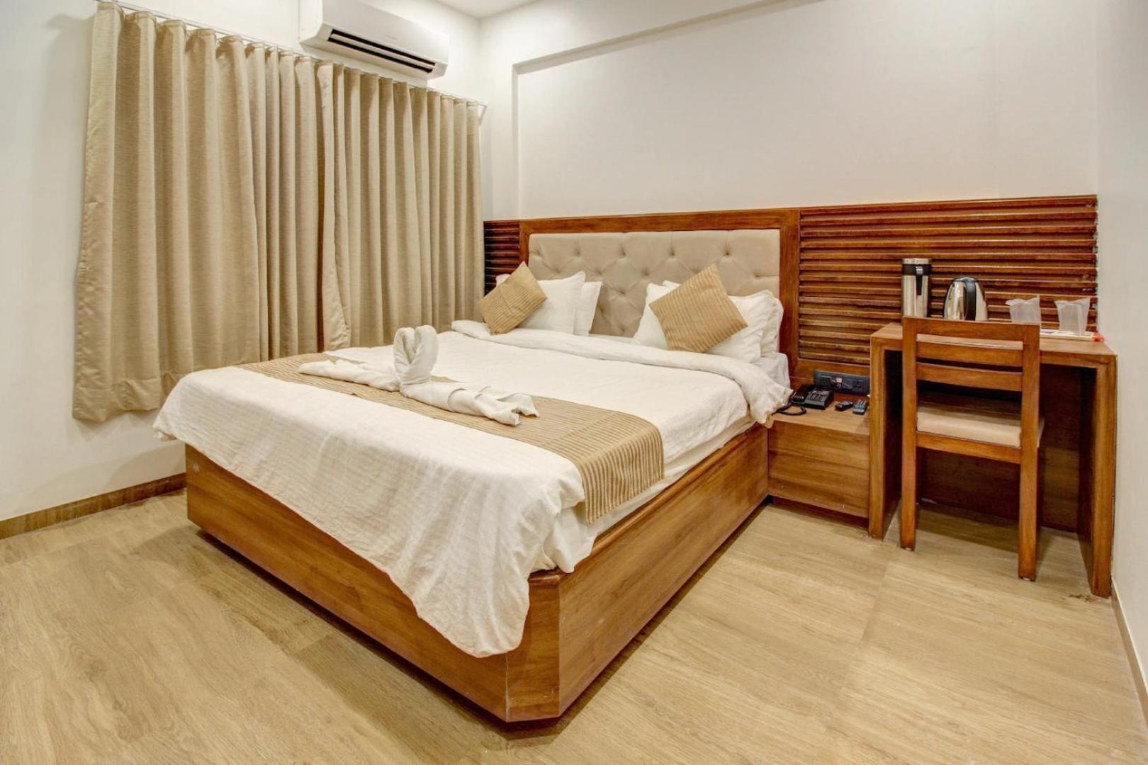 Hotel Evershine Rajkot Eksteriør billede