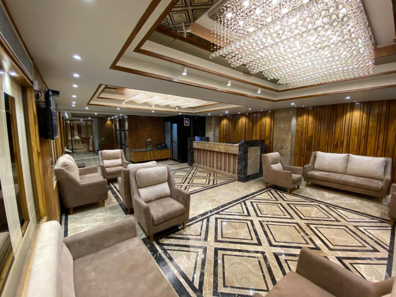 Hotel Evershine Rajkot Eksteriør billede